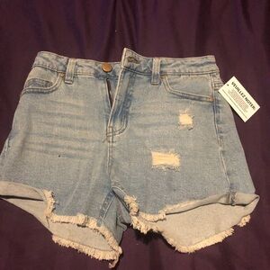 Ripped jeans short